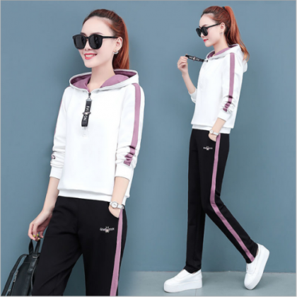 Women's Wear Tracksuit Casual Fashion..