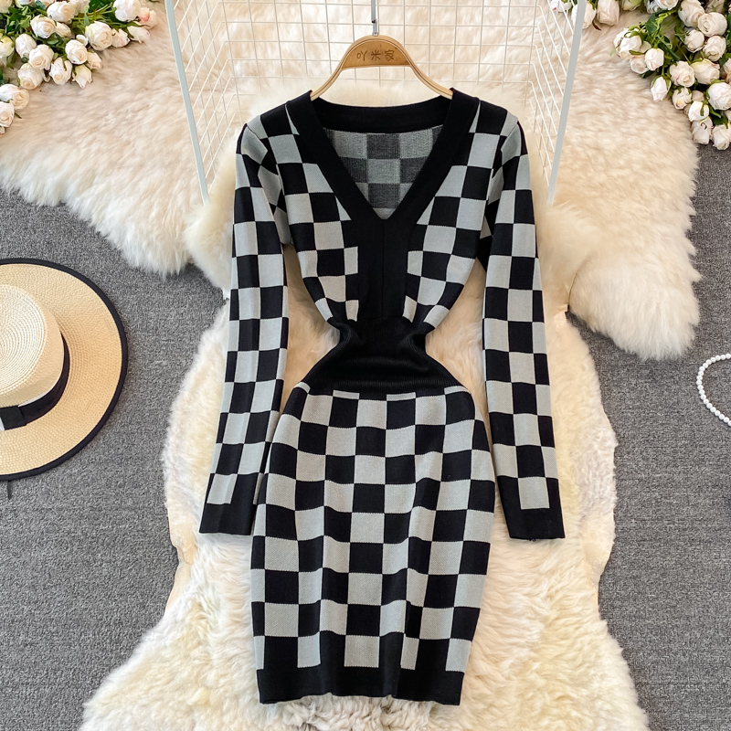  Fashionable Plaid Knit Women Dress Fall/Winter V-neck Design Slim Bottoming dress