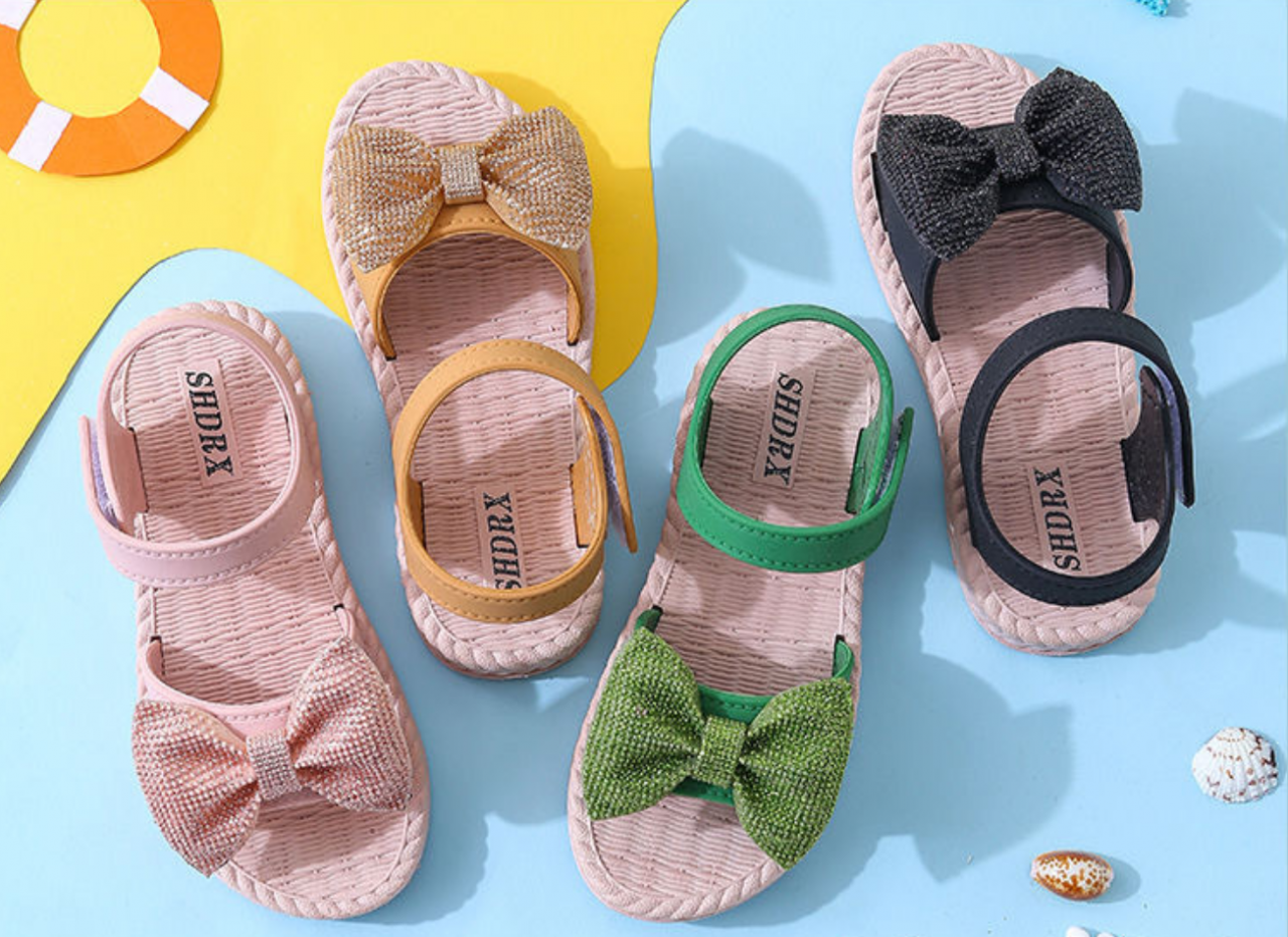 Girls sandals summer new cartoon bow little girl foreign style solid color soft bottom beach shoes