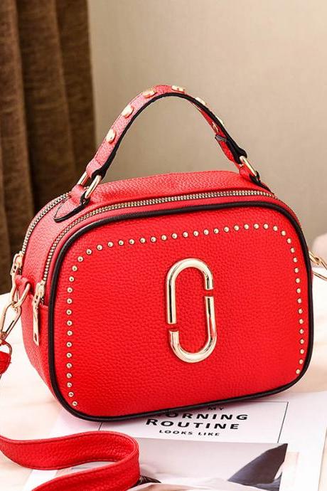   Autumn winter on the new small bag women's new tide Korean fashion wild shoulder bag personality portable Messenger